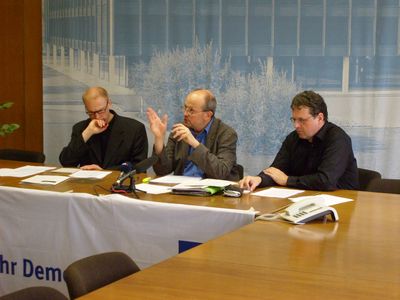 2009-05-18-demokratierose-hackl-buettner 01